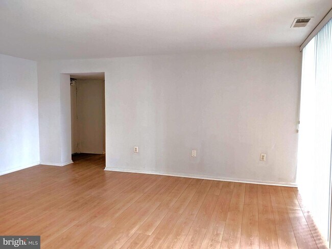 Building Photo - 7753 Patriot Dr