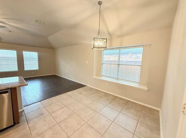 Building Photo - 506 Mustang Trail