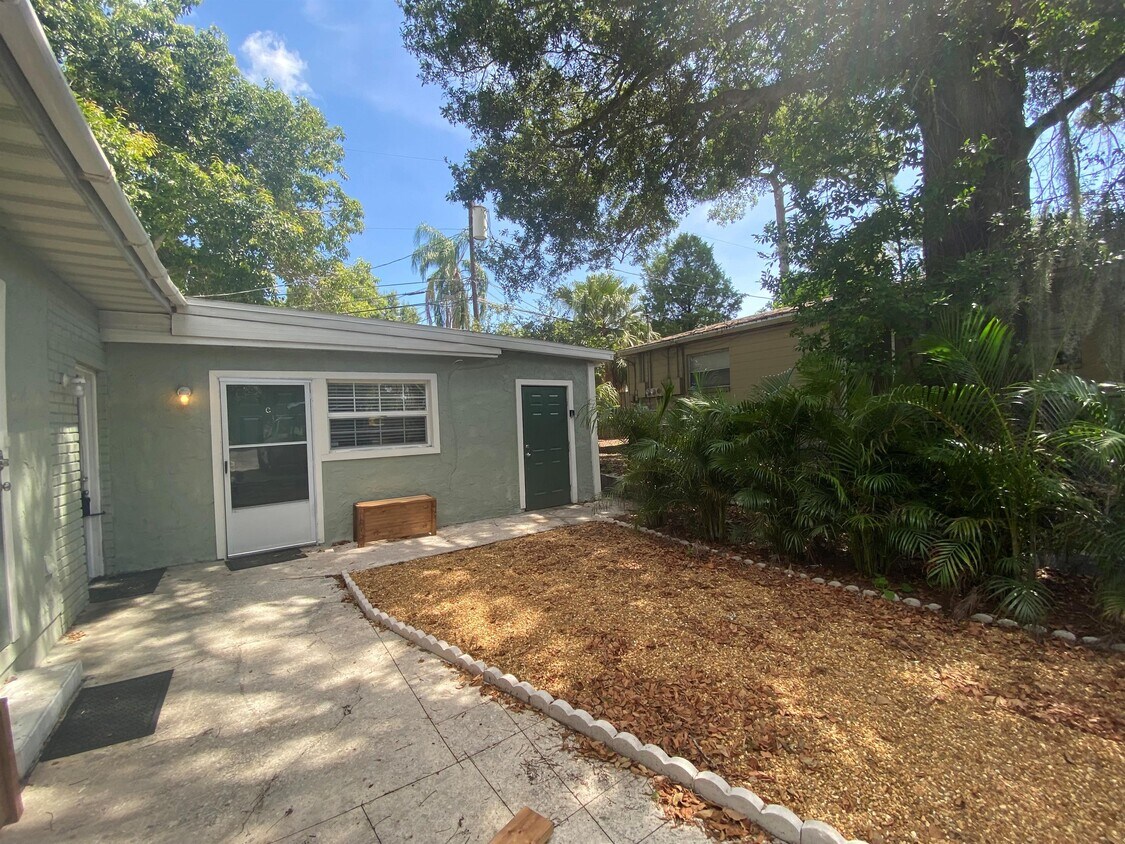 1414 San Juan Ct Unit C, Clearwater, FL 33756 Room for Rent in