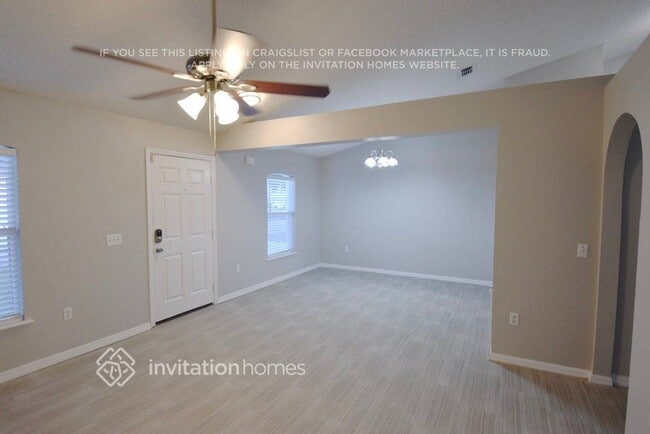 Building Photo - 5740 Oakwood Knoll Dr