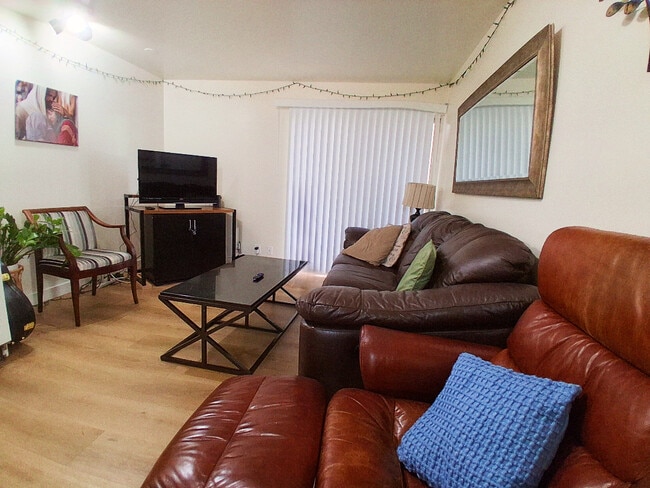 Foto del edificio - 1080 E 450 N