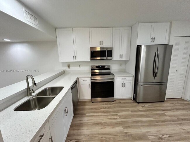 Foto del edificio - 1325 NW 124th Ave