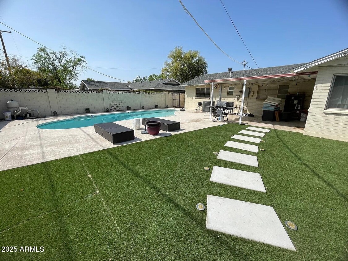 Primary Photo - 4023 E Heatherbrae Dr