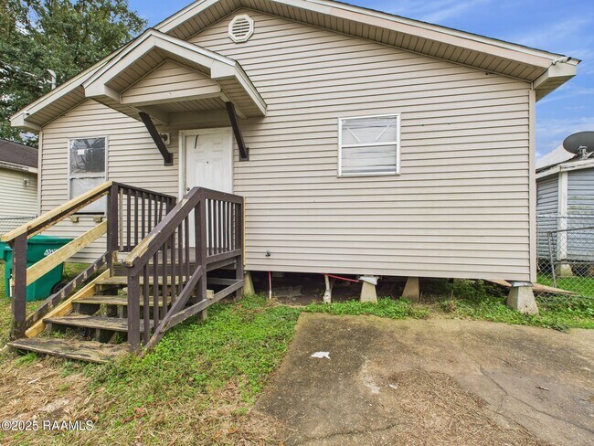 Foto del edificio - 615 Walker Rd