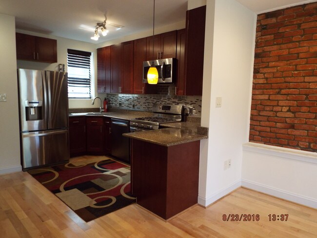Building Photo - 1478 Chapin St NW