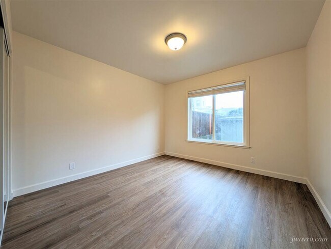 Building Photo - 320 Brazil Ave