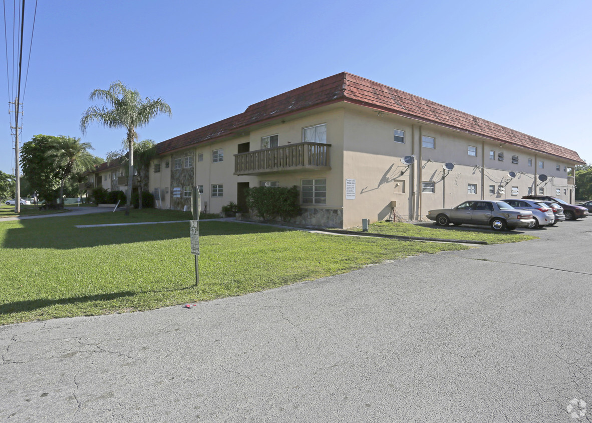 Foto principal - Biscayne Gardens Apartments