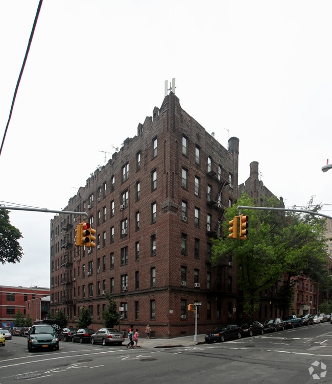 13301 Sanford Ave Flushing, NY 11355 Rentals Flushing, NY