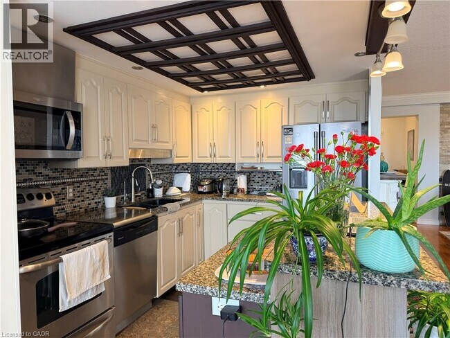 Photo du bâtiment - 405 Erb St. W