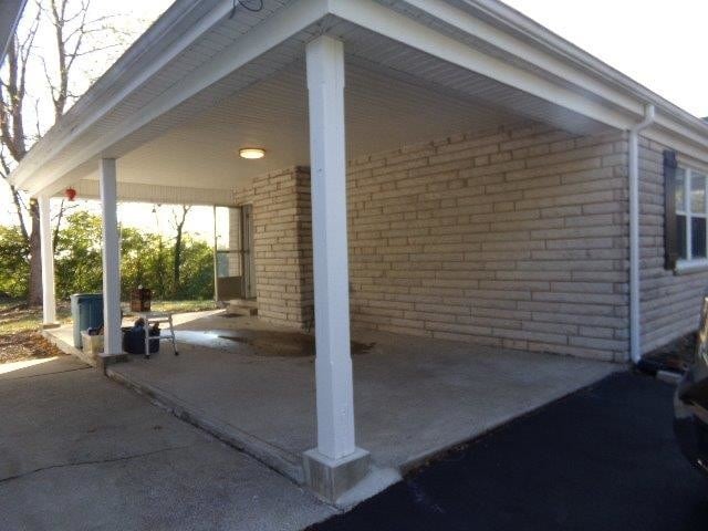 Building Photo - 3517 Lexington Rd