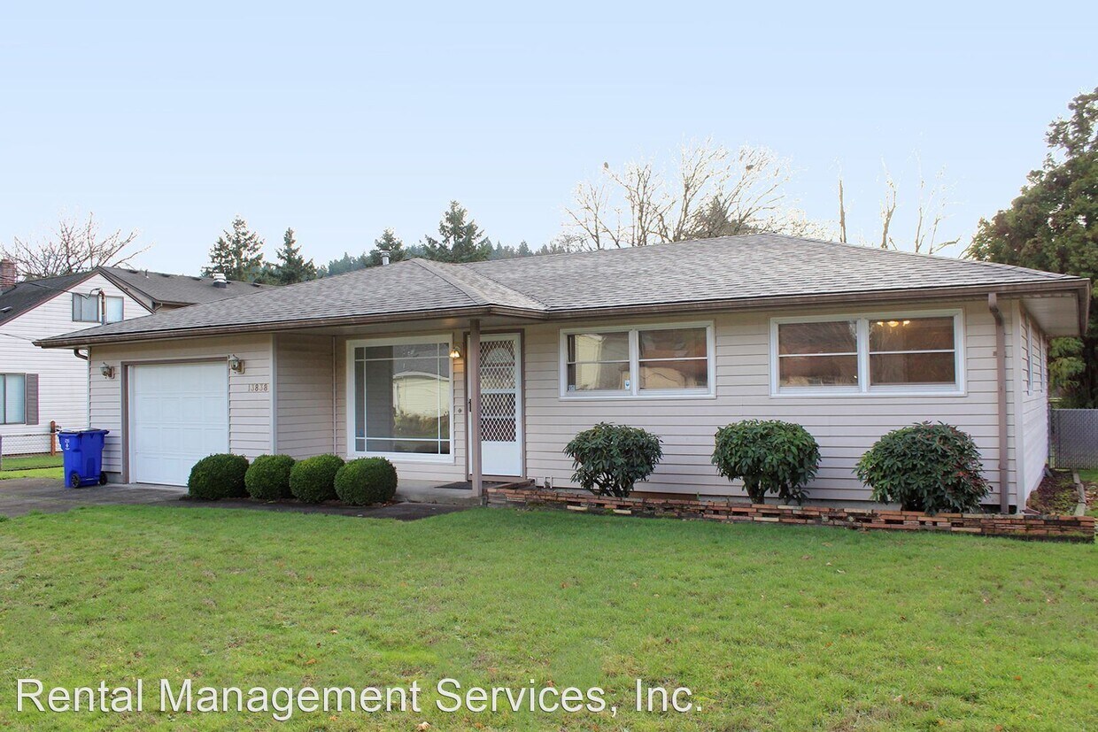 Foto principal - 3 br, 1 bath House - 13838 SE Bush St