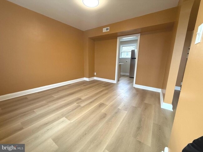 Building Photo - 804 Radnor Ave