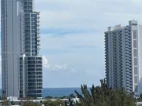 Building Photo - 17600 N Bay Rd