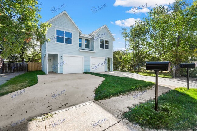 Building Photo - Contemporary 2023-Built 3/2.5 Duplex in Ne...