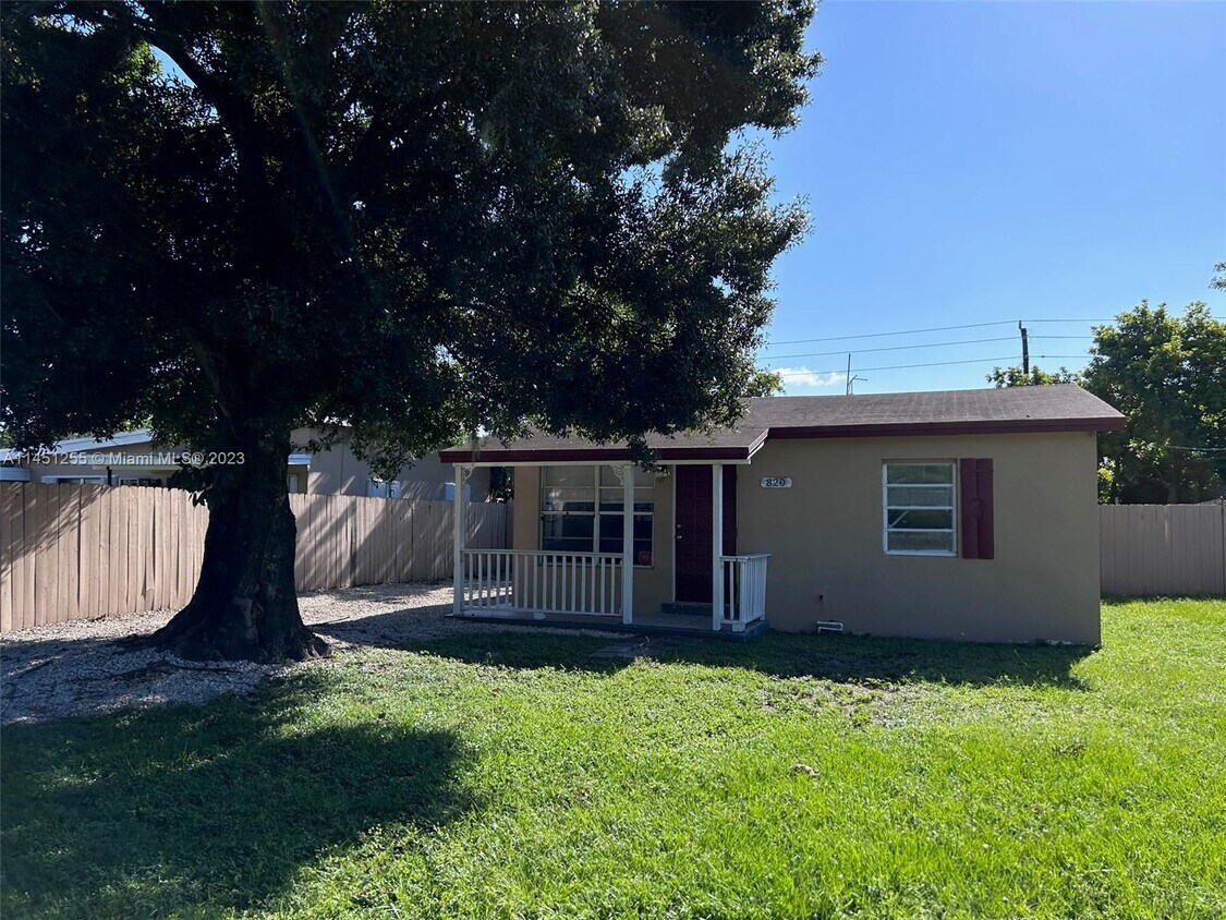 Foto principal - 820 NW 4th Ave