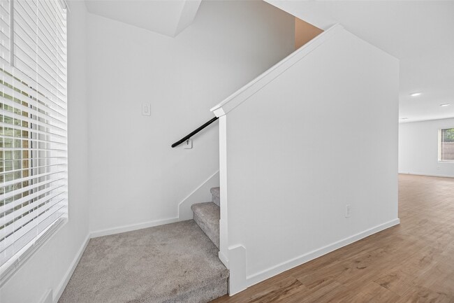 Building Photo - 17938 Becker Lndg Dr