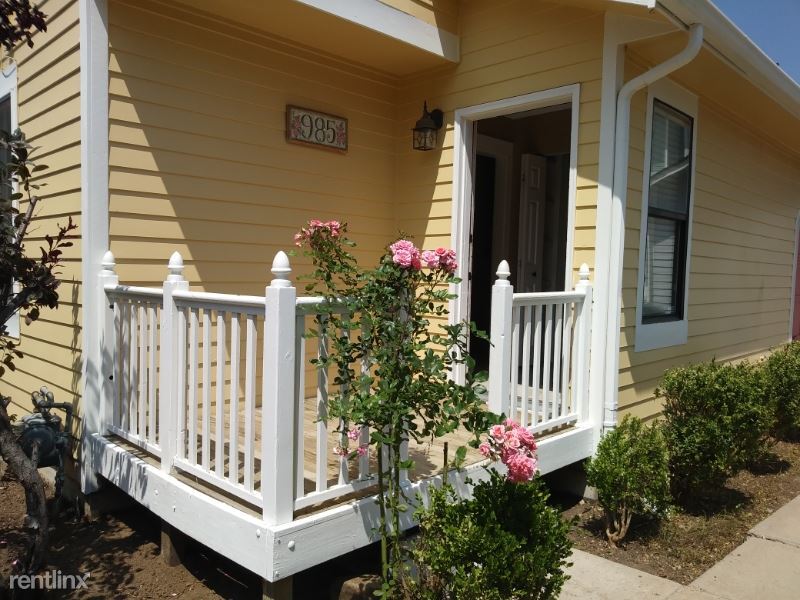 Foto principal - 4 br, 3.5 bath House - 985 Merlin Drive