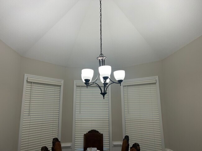 Foto del edificio - 209 Milford Pines Dr