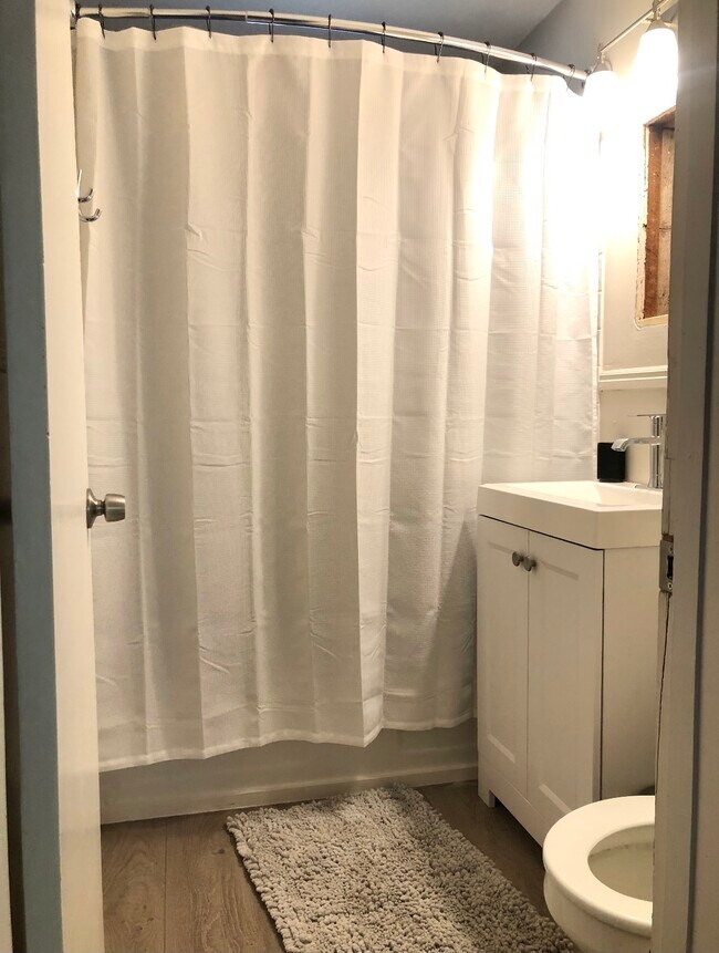 Bathroom - 96 N 300 W