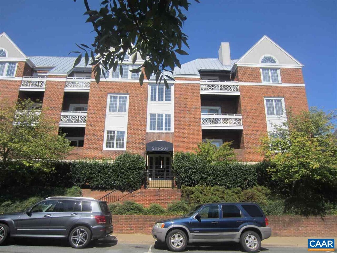 Primary Photo - 243 E Jefferson St