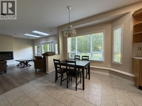 Building Photo - 9228 Pinewell Crescent