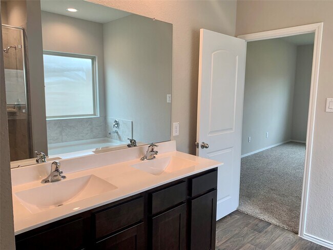 Building Photo - 4227 Isoletta Ct
