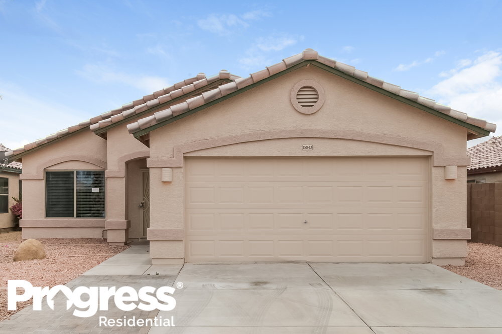 Foto principal - 15843 W Woodlands Ave