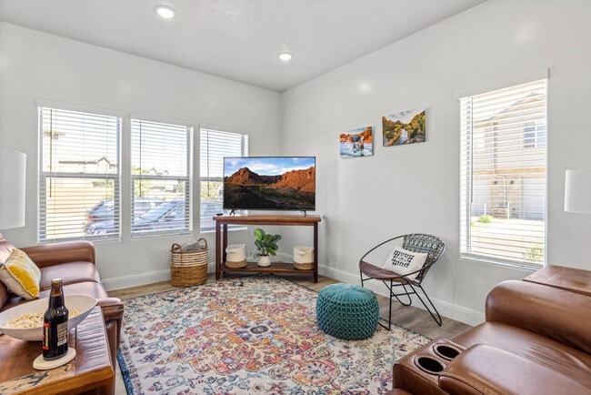 Foto del edificio - 350 W Old Hwy