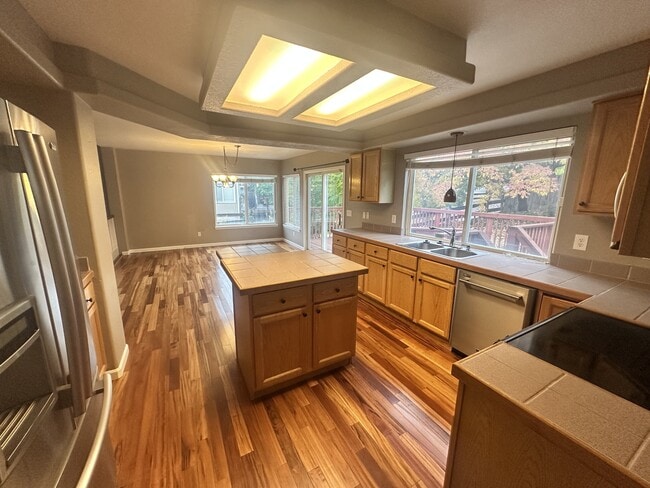 Building Photo - 1408 W Briarhollow Ln