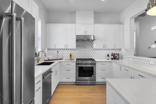 Foto del edificio - 2317 Vanderbilt Ln
