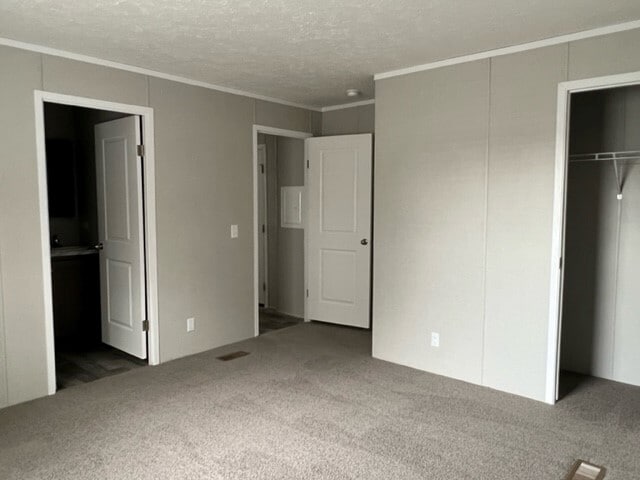Building Photo - 5150 Rhine Dr