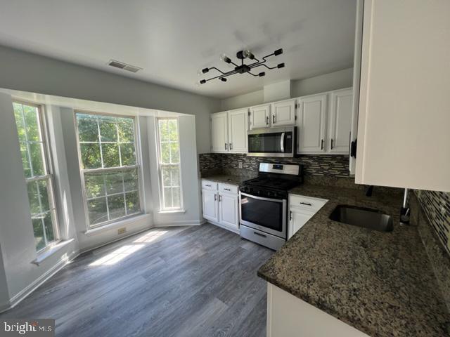 Foto del edificio - 3112 River Bend Ct