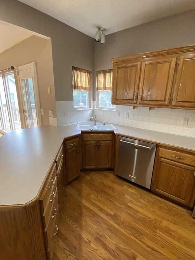 Building Photo - Charming 3 beds 2.5 bath in Kansas City!