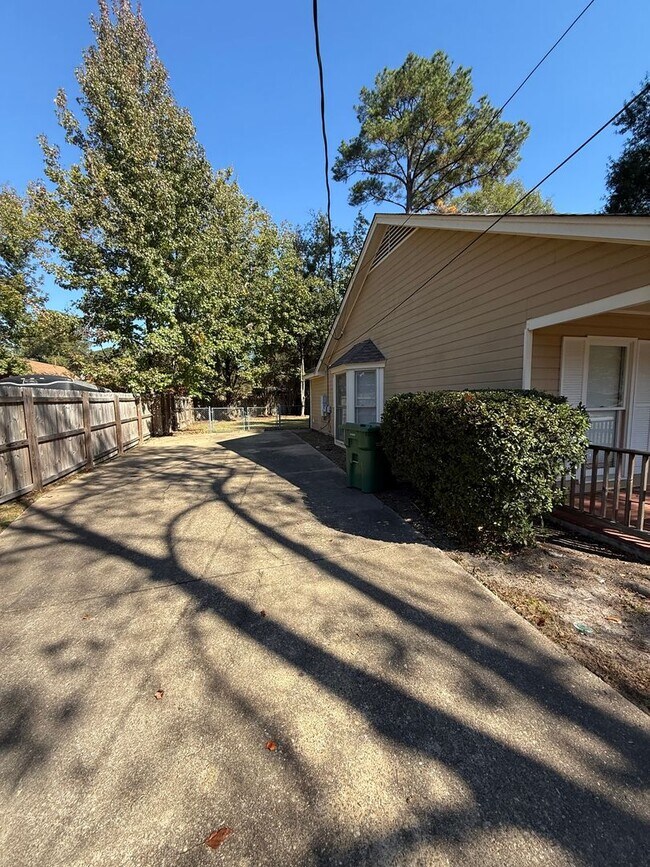 Foto del edificio - ** 4 Bed 2 bath located in Johnstown ** Ca...