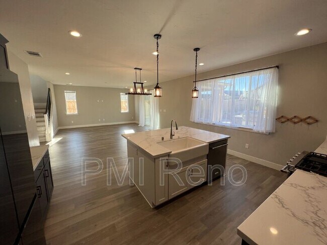 Building Photo - 2176 Selway Dr