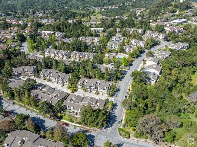 Building Photo - 1687 Bayridge Way