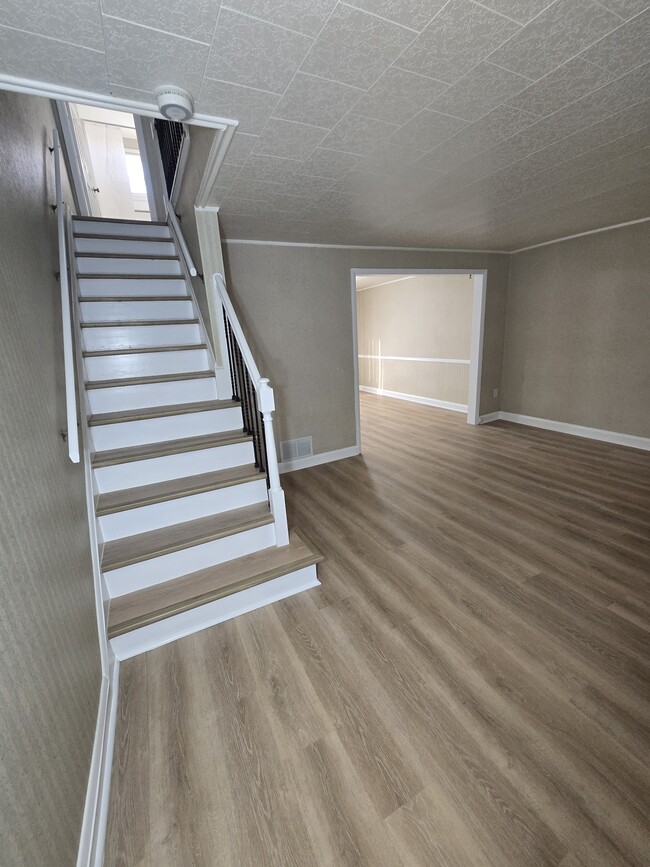 Building Photo - 1926 Guy Way