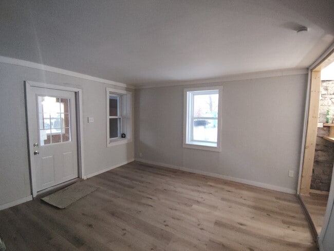 Foto del edificio - 6 S German St