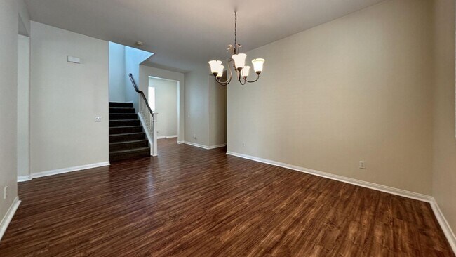 Foto del edificio - PRICE REDUCTION!! Charming 3 Bedroom 2.5 B...