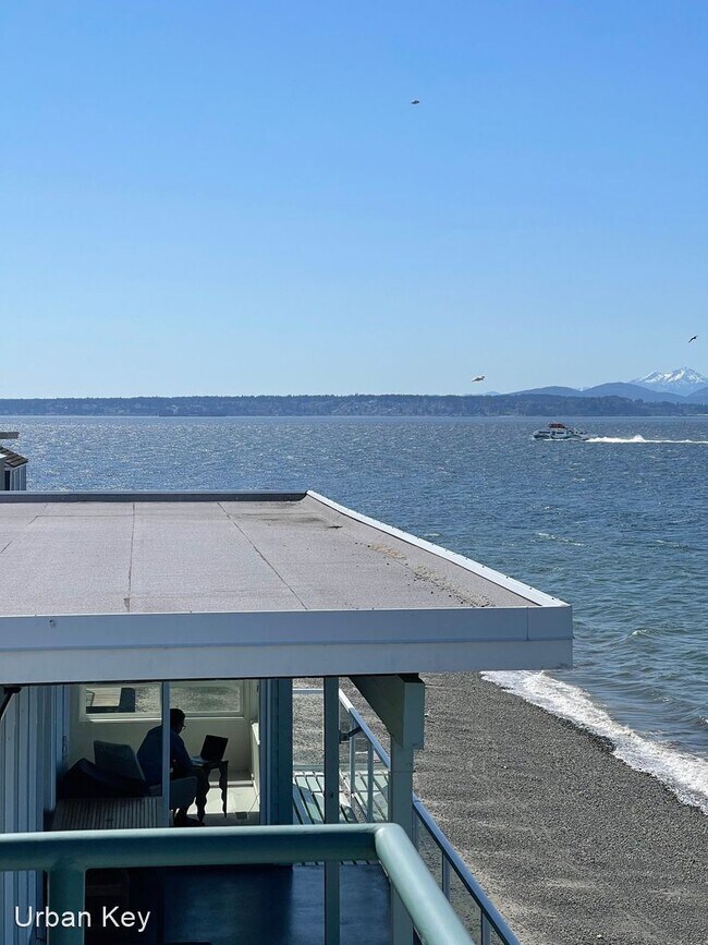 Building Photo - 2 br, 2 bath House - 3055 Alki Ave SW #C