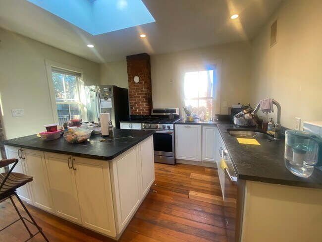 Foto del edificio - 151 Highland St