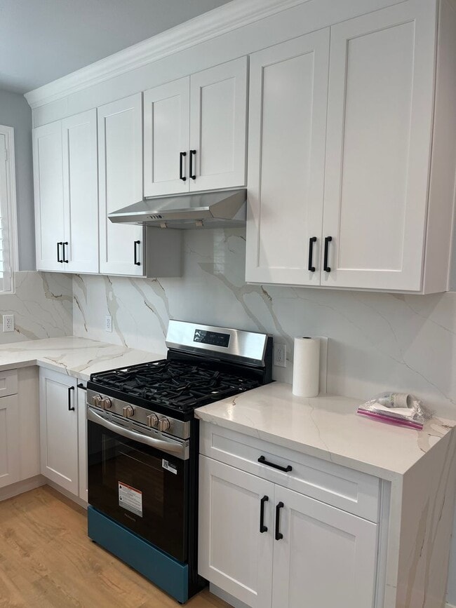 Foto del edificio - NEWLY Built 3 Bedroom Home in Huntington B...