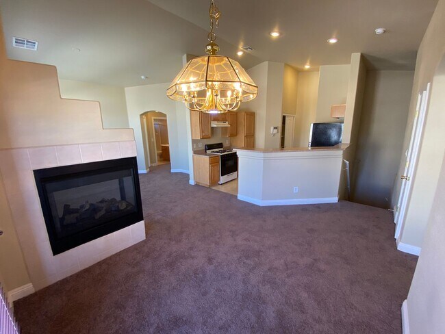 Building Photo - *BEAUTIFUL 2 BEDROOM 2 BATH UNIT WITH ATTA...