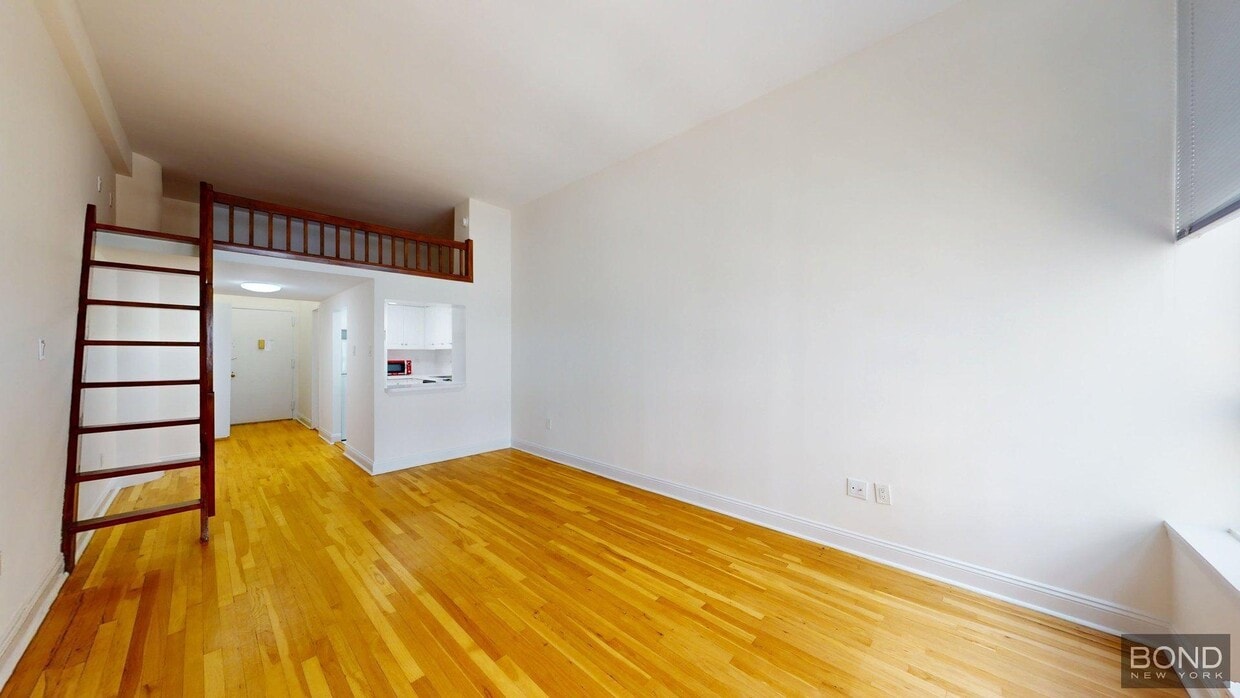 Primary Photo - 1 Astor Pl