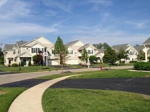 Building Photo - 674 Arbor Cir