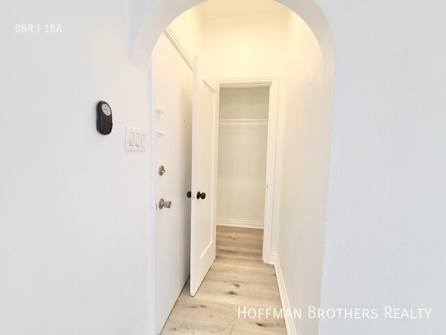 Foto del edificio - 2362 W Washington Blvd