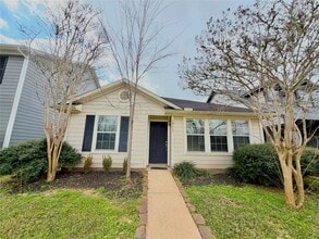 Building Photo - 10667 Cobblecreek Way