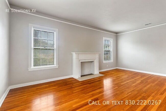 Building Photo - 336 E Lullwood Ave