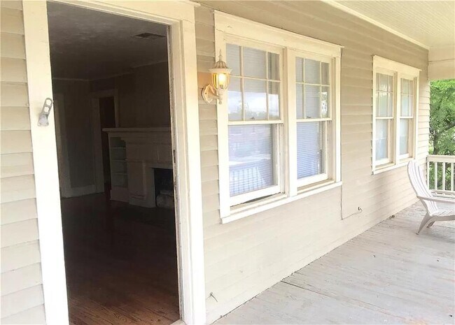 Photo - 301 NW 25th St House