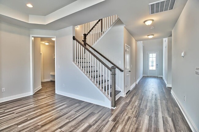 Building Photo - 6250 Chadderton Cir